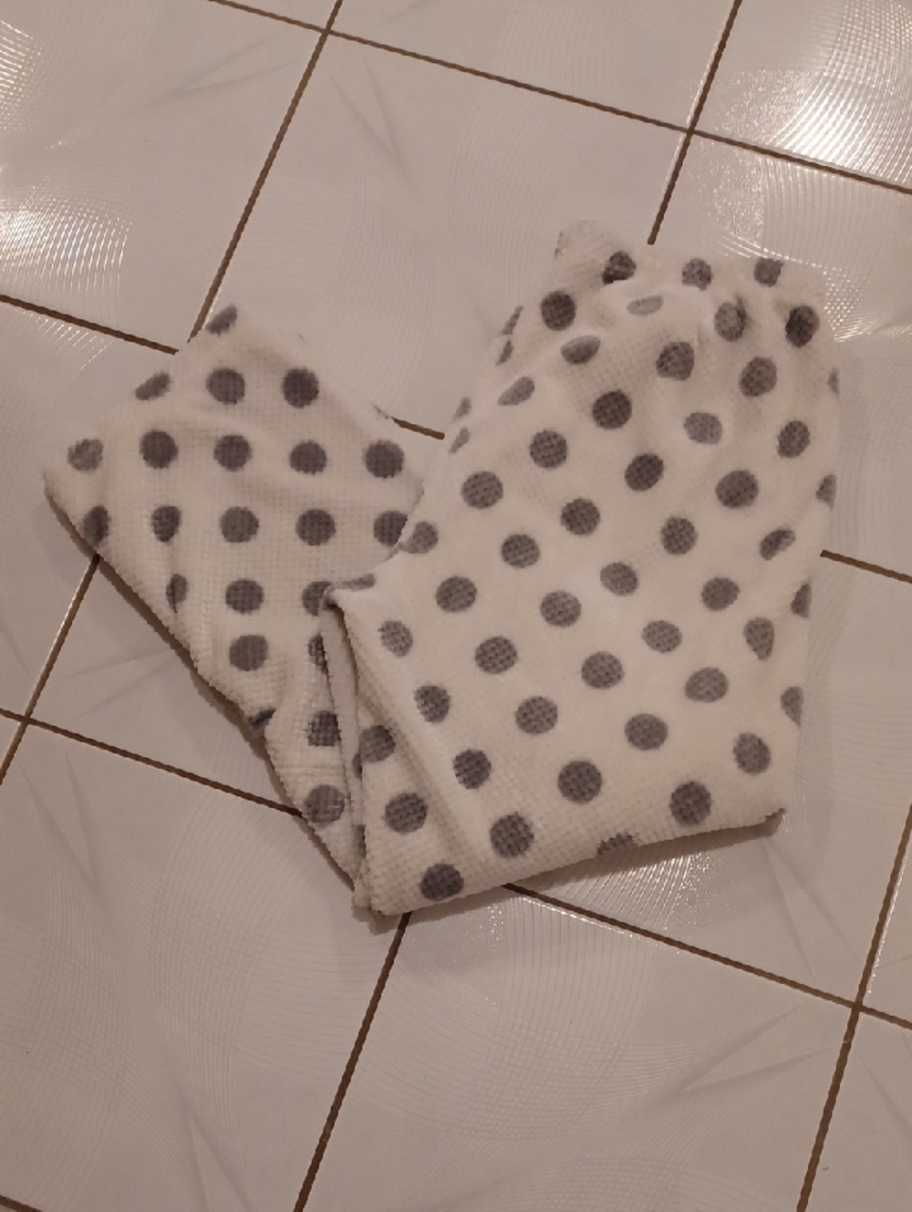 4/$40 Cozy White Fleece Pajama Pants with Gray Polka Dots - Size XL